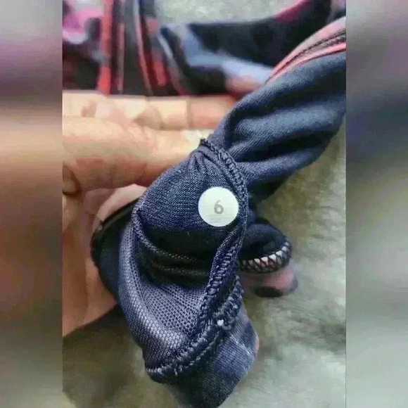 Lululemon Windy Bloom Sports Bra - Picture 3 of 4